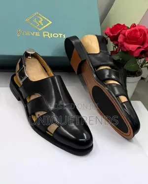 Executive STEVE RIOTS Leather Sandals (Black)