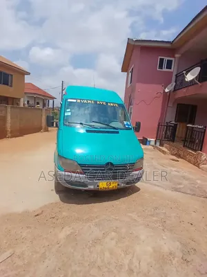 Mercedes-Benz Sprinter 2010 Green