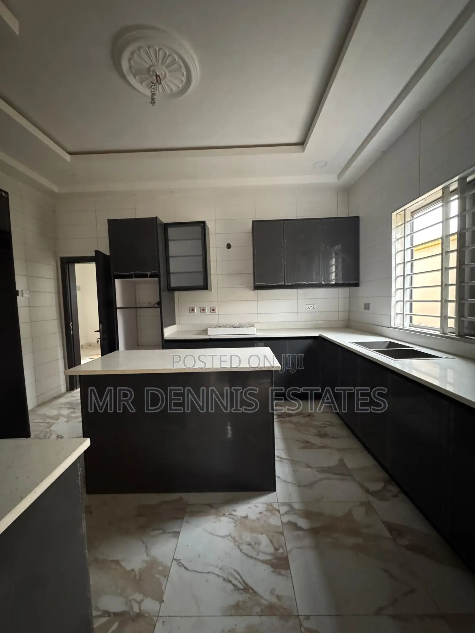 3bdrm House in Kokrobite, Weija for sale