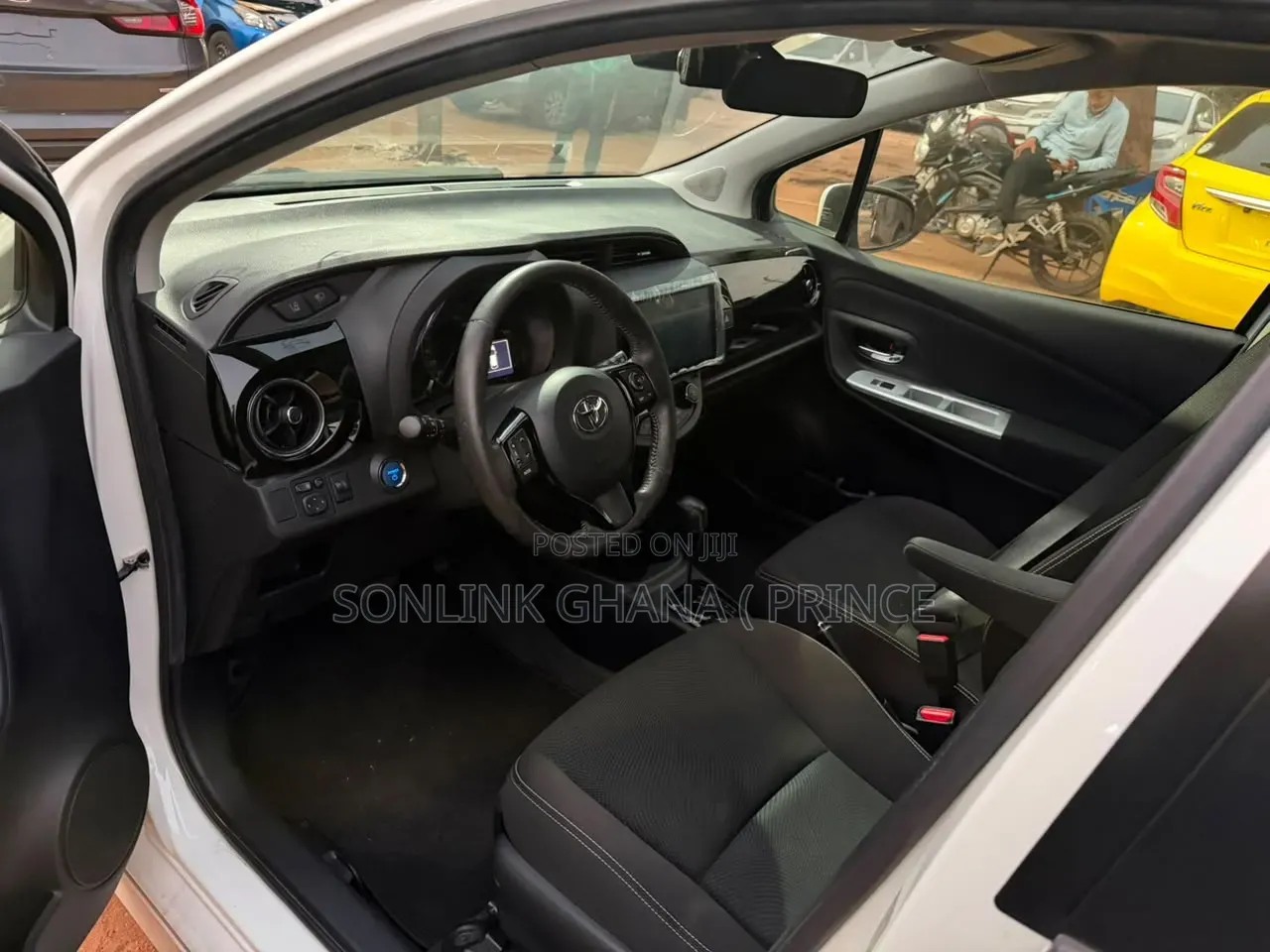 Toyota Yaris 2017 White