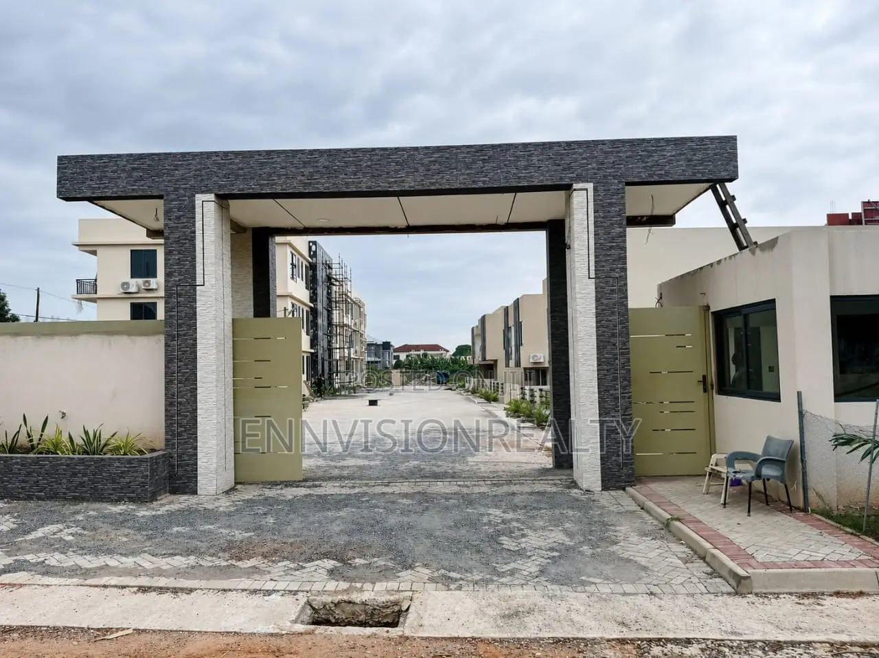 2bdrm Townhouse/Terrace in The Mall for sale