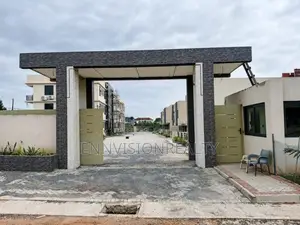 2bdrm Townhouse/Terrace in The Mall for sale