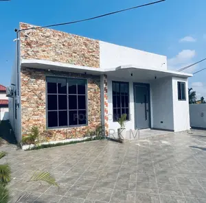 3bdrm House in Lakeside Estate, Ashaley Botwe for sale