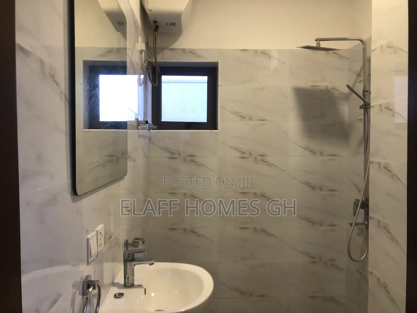 2bdrm Apartment in Elaffhomesgh, School Junction for rent