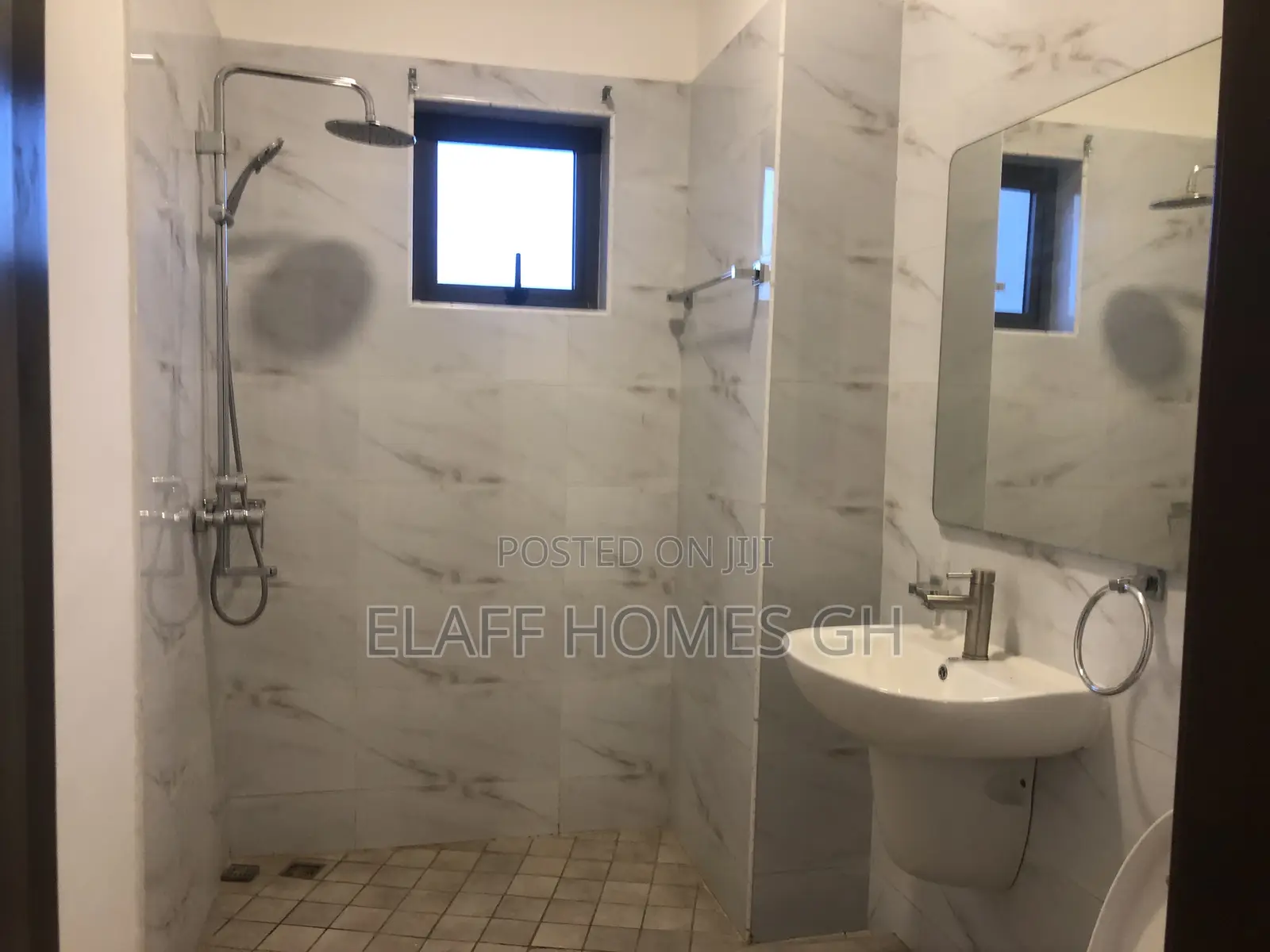 2bdrm Apartment in Elaffhomesgh, School Junction for rent