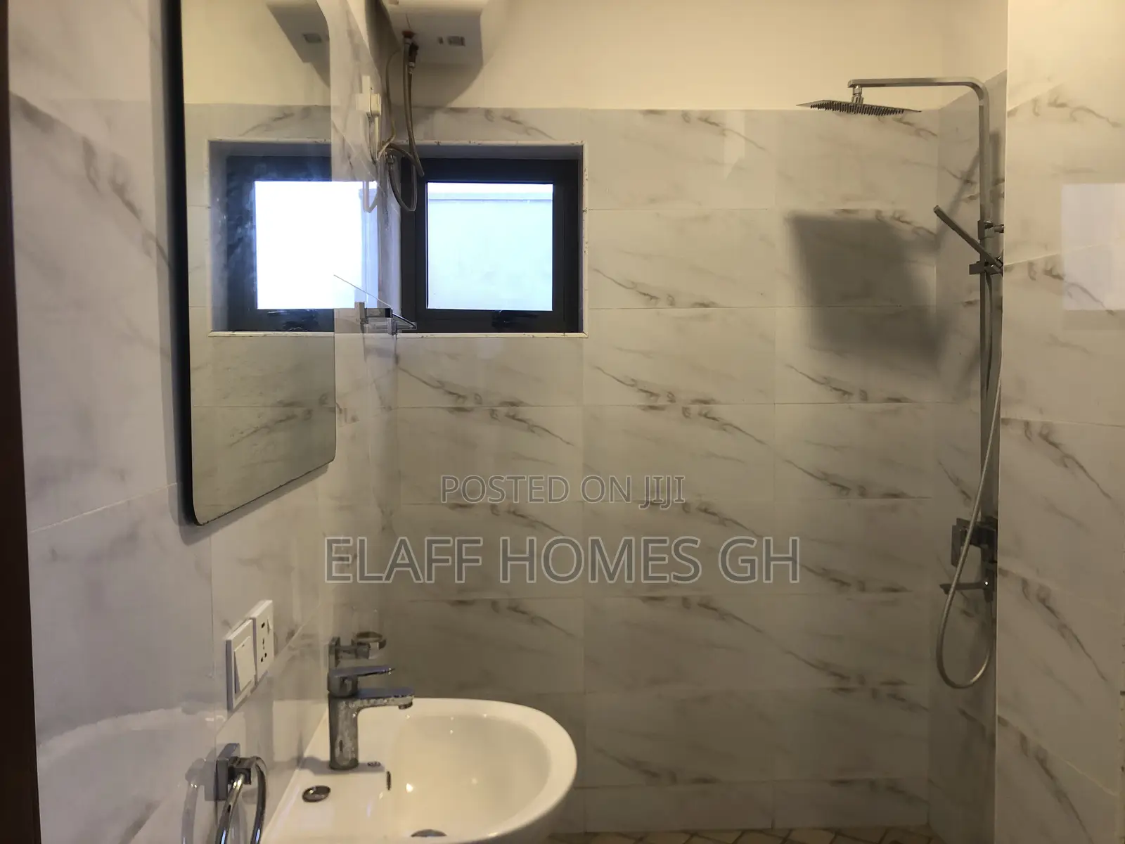 2bdrm Apartment in Elaffhomesgh, School Junction for rent