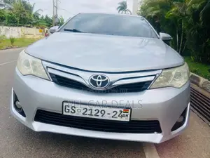 Toyota Camry LE 4dr Sedan (2.5L 4cyl 6A) 2014