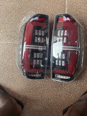 Toyota Tundra 2014,2015,2016,2017,2018,2019,2020,2021 Spec Tail Light