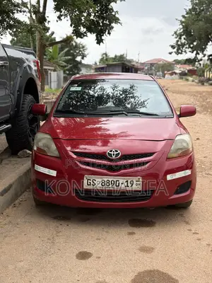 Toyota Yaris 2010 Red