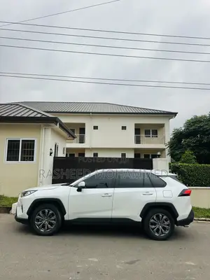Toyota RAV4 XLE AWD 2023 White
