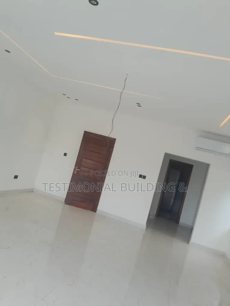 4bdrm House in Testimonial Building, Ghana Flag for sale
