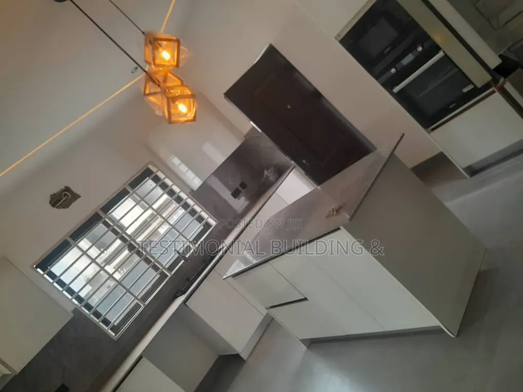 4bdrm House in Testimonial Building, Ghana Flag for sale