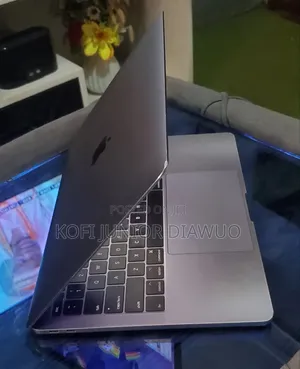 Laptop Apple MacBook Pro 2017 8GB Intel Core i5 SSD 128GB