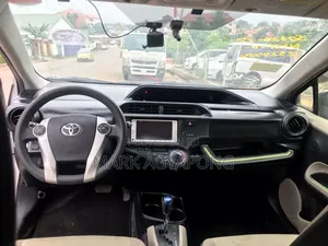Toyota Aqua 2014 Silver