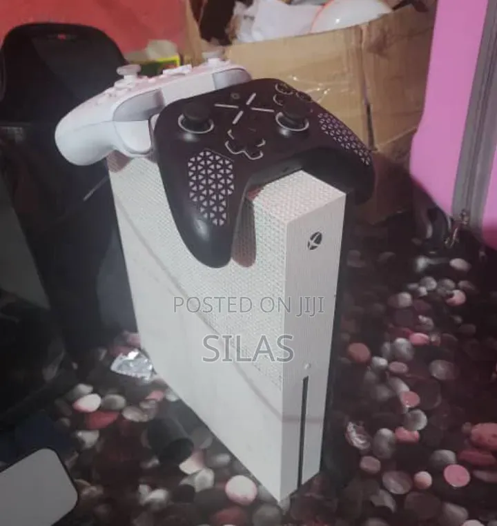 Xbox 1 S With Three Games