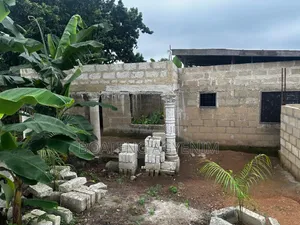 5bdrm Bungalow in Kwabre for sale