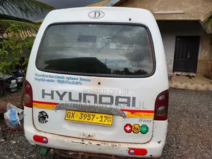Hyundai H-100 2001 White