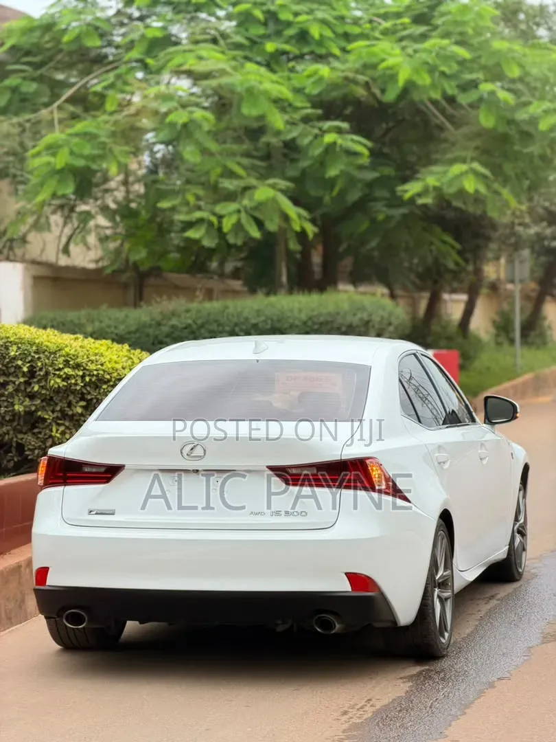 Lexus IS 300 AWD 2016 White
