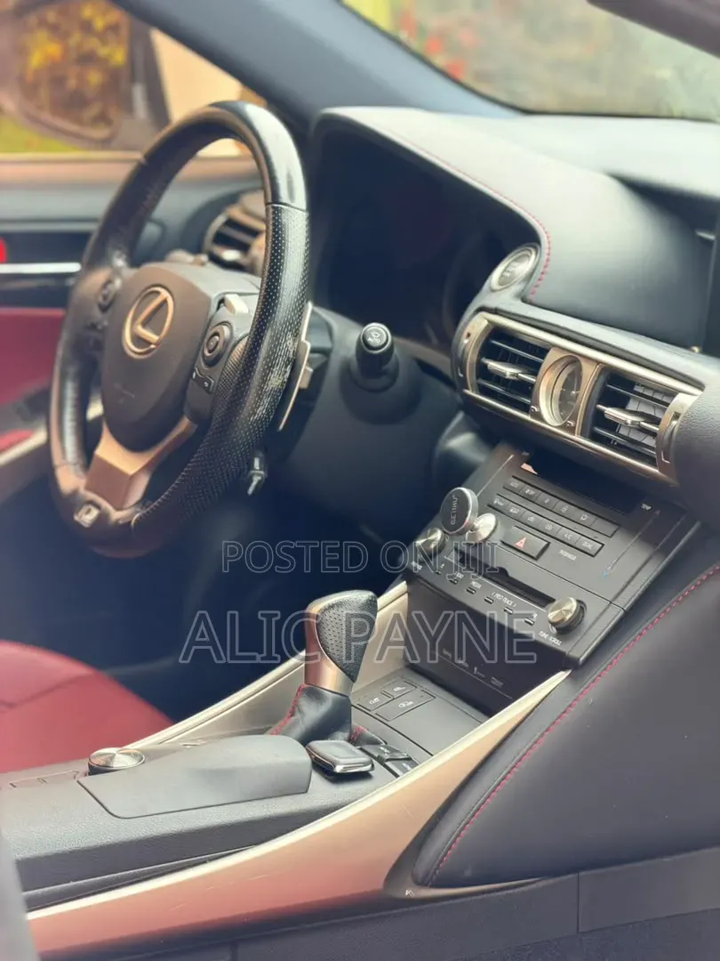 Lexus IS 300 AWD 2016 White