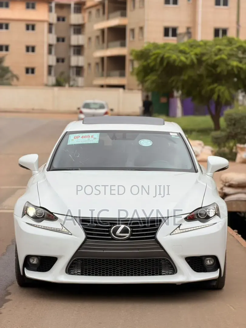 Lexus IS 300 AWD 2016 White