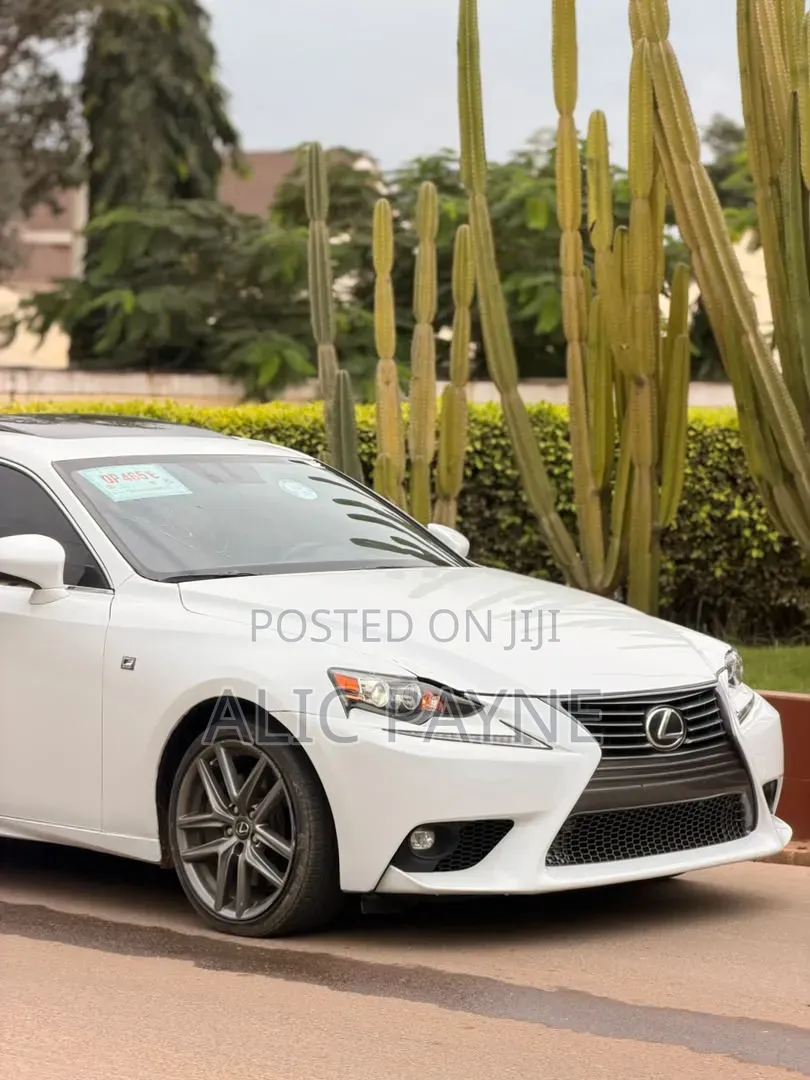 Lexus IS 300 AWD 2016 White