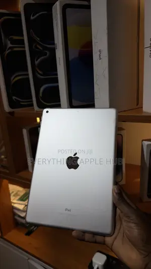 Apple iPad 10.2 (2021) 64 GB Silver