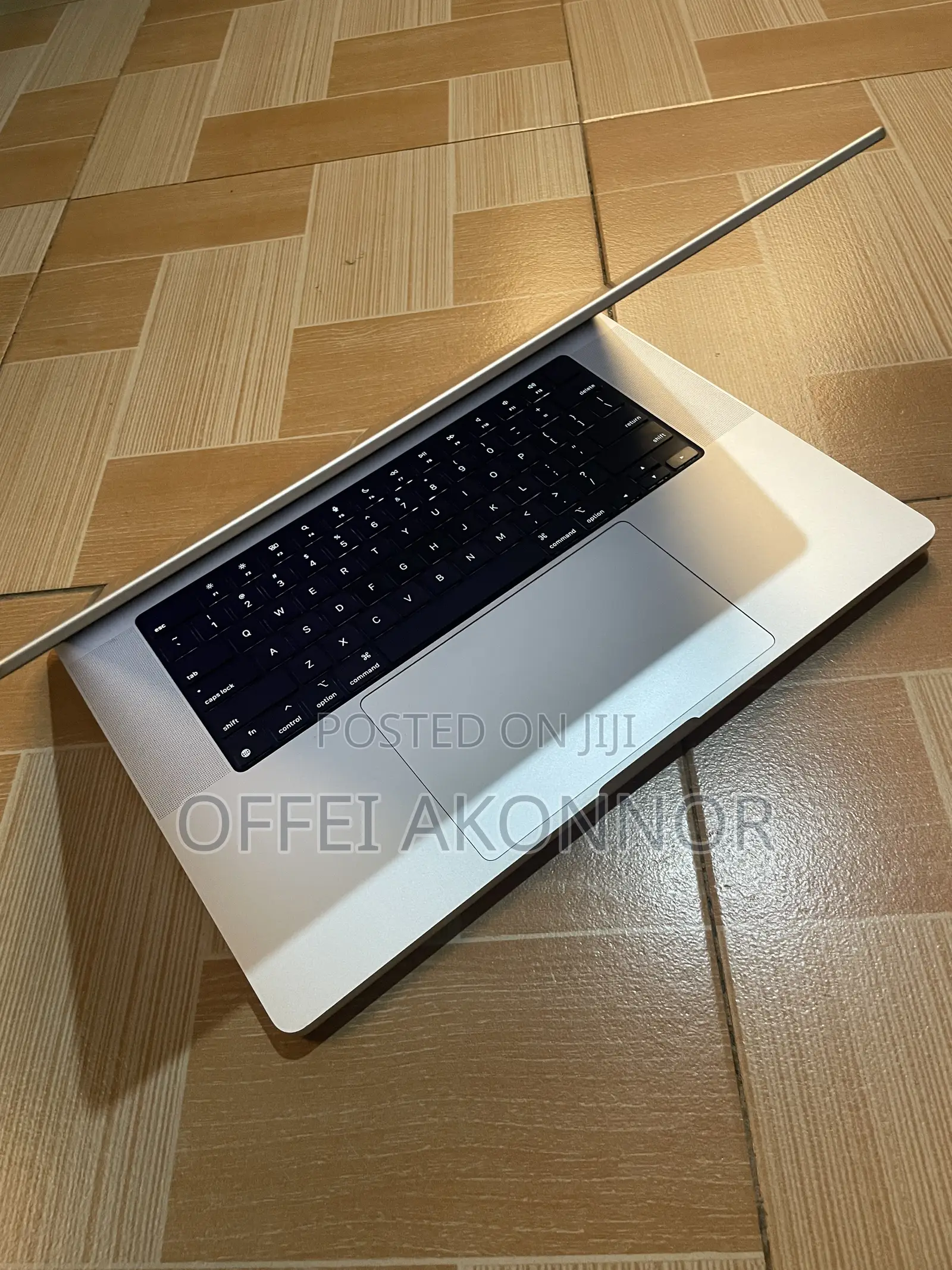 Laptop Apple MacBook Pro 2023 M3 Pro 18GB Apple M3 Pro SSD 512GB