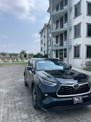 Toyota Highlander XLE 2022 Black