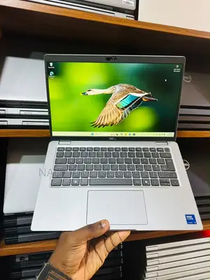 Laptop Dell Latitude 5450 8GB Intel Core Ultra 5 SSD 256GB