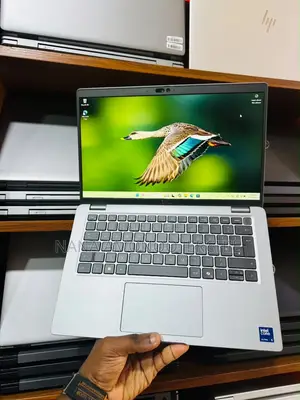 Laptop Dell Latitude 5450 8GB Intel Core Ultra 5 SSD 256GB