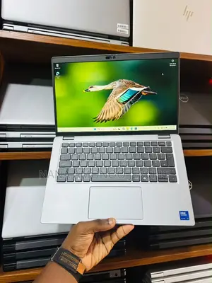 Laptop Dell Latitude 5450 8GB Intel Core Ultra 5 SSD 256GB