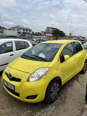 Toyota Yaris 2010 Yellow