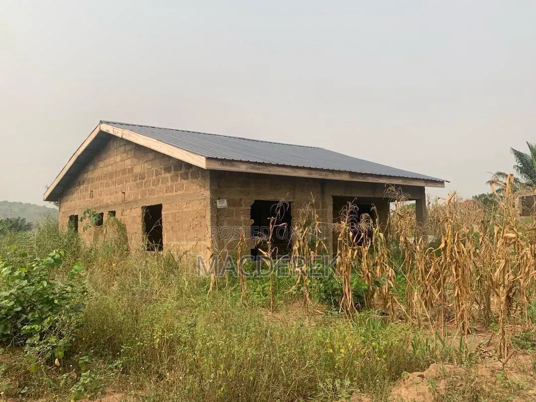 2bdrm House in White House, Amasaman for sale
