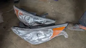 Hyundai Sonata 2011 - 2012 Headlight Pair