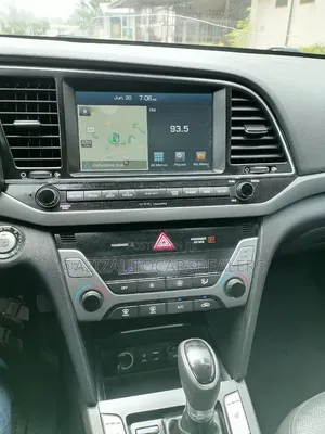 Hyundai Elantra Limited Sedan FWD (2.0L 4cyl 6A) 2017 Black