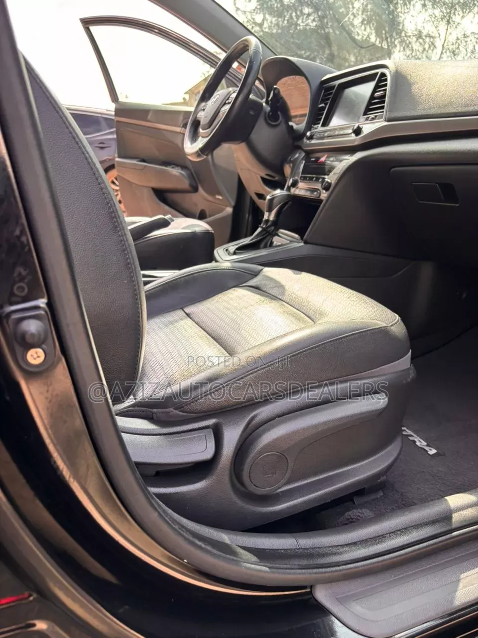 Hyundai Elantra Limited Sedan FWD (2.0L 4cyl 6A) 2017 Black