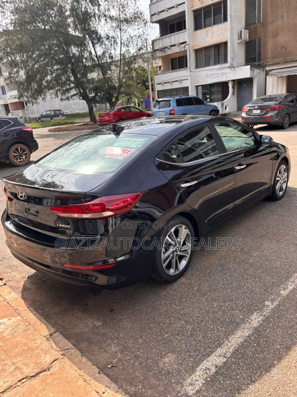 Hyundai Elantra Limited Sedan FWD (2.0L 4cyl 6A) 2017 Black