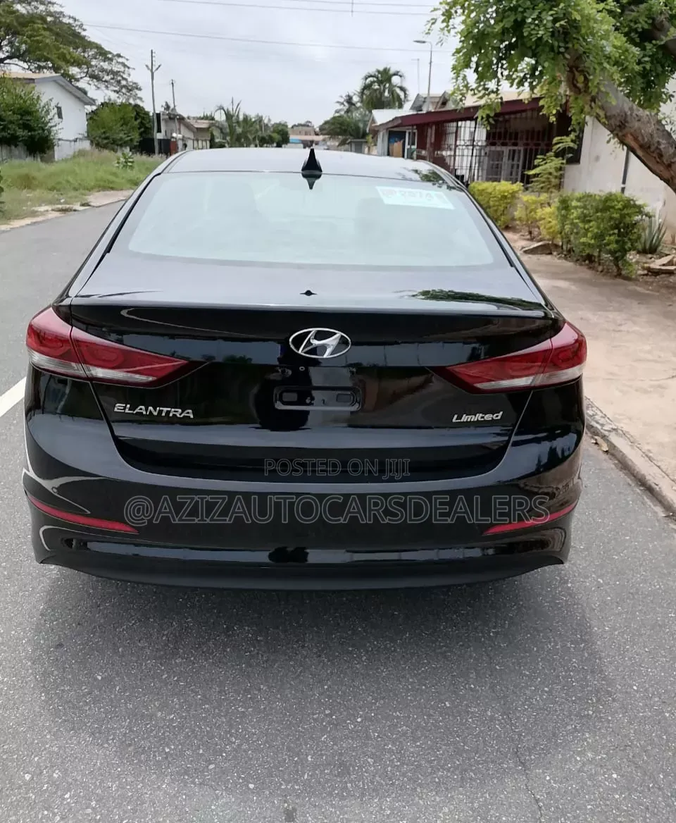 Hyundai Elantra Limited Sedan FWD (2.0L 4cyl 6A) 2017 Black