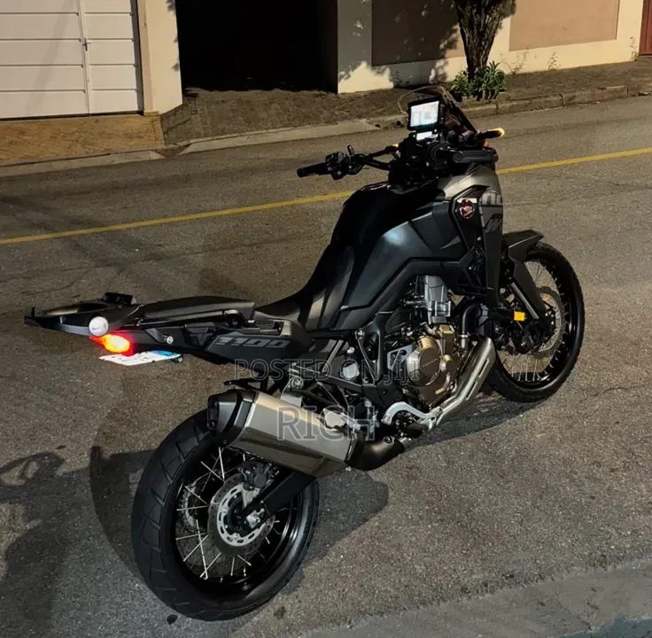 Honda 2024 Black