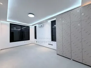 4bdrm Duplex in School Junction for sale