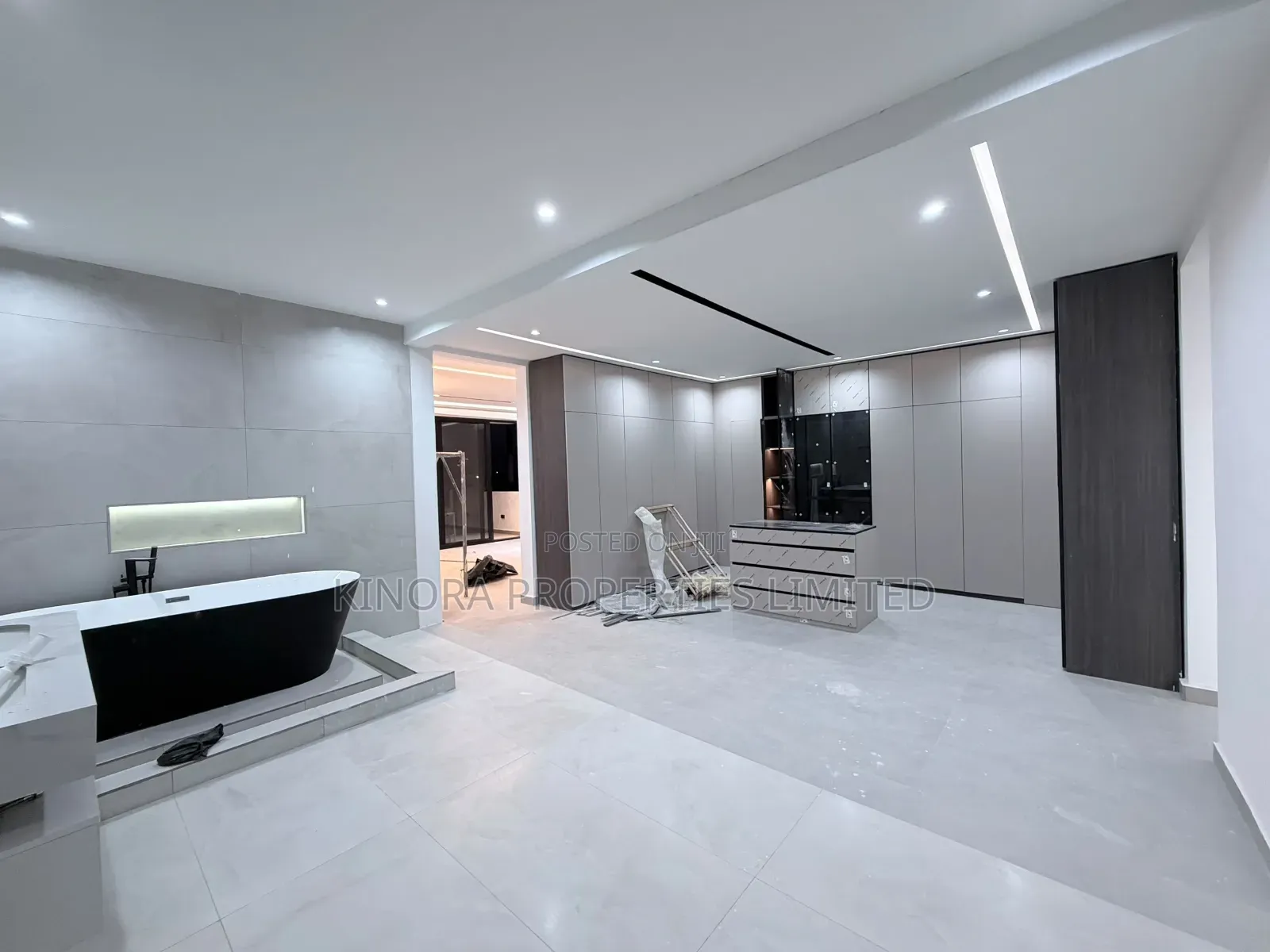 4bdrm Duplex in School Junction for sale