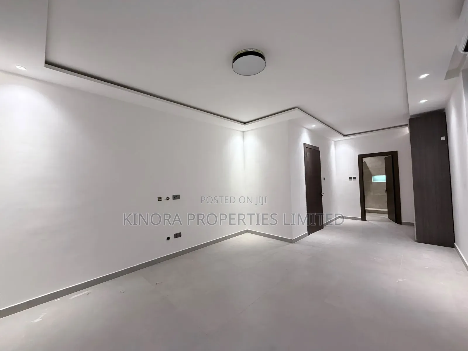 4bdrm Duplex in School Junction for sale