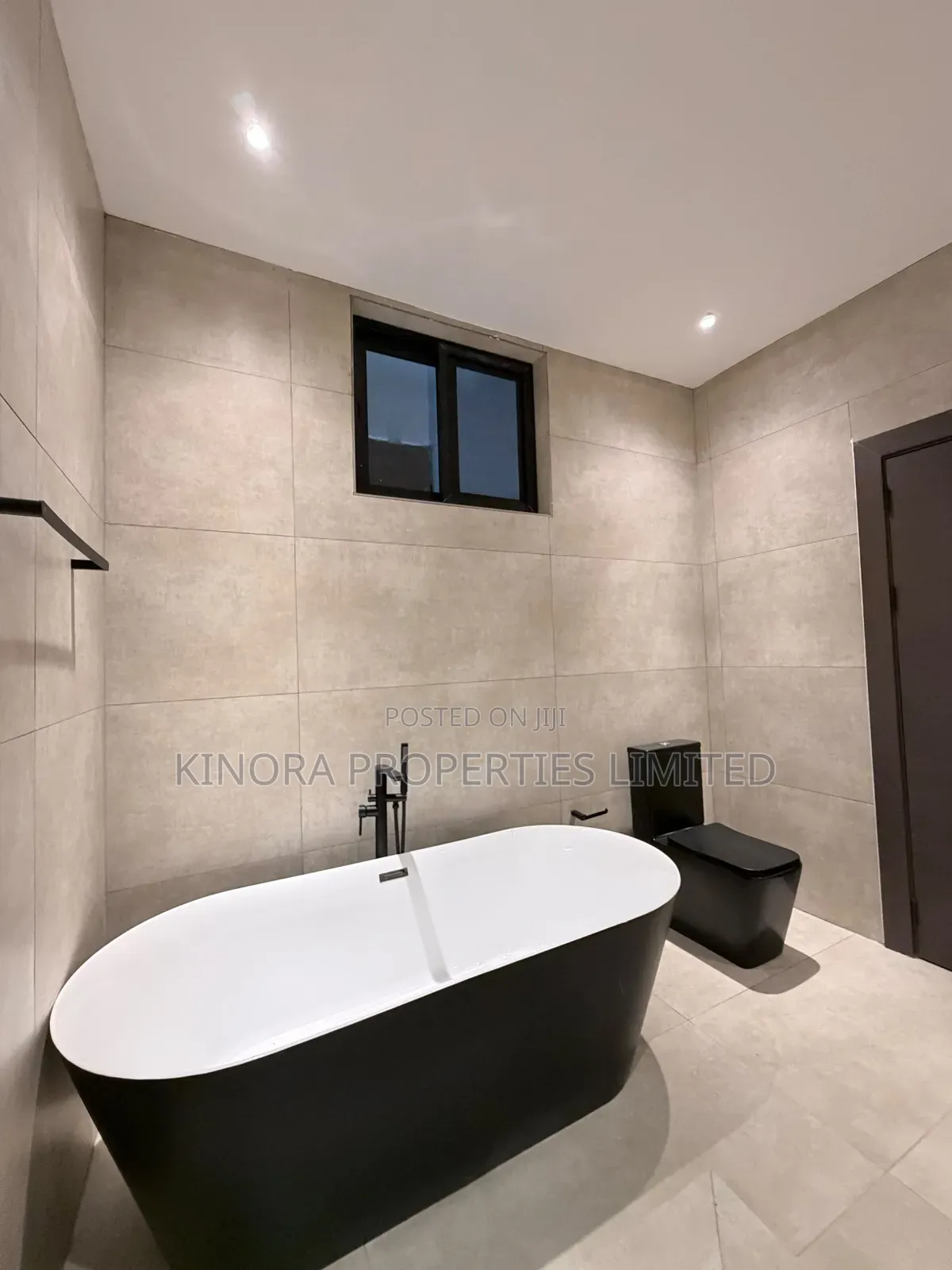 4bdrm Duplex in School Junction for sale