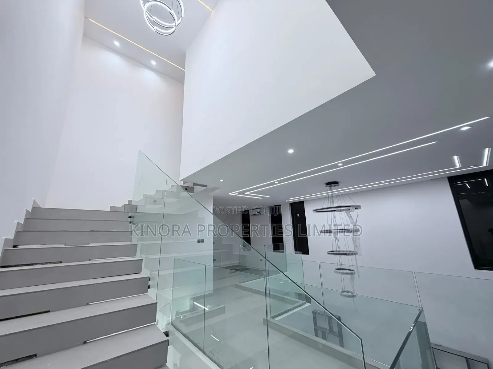 4bdrm Duplex in School Junction for sale