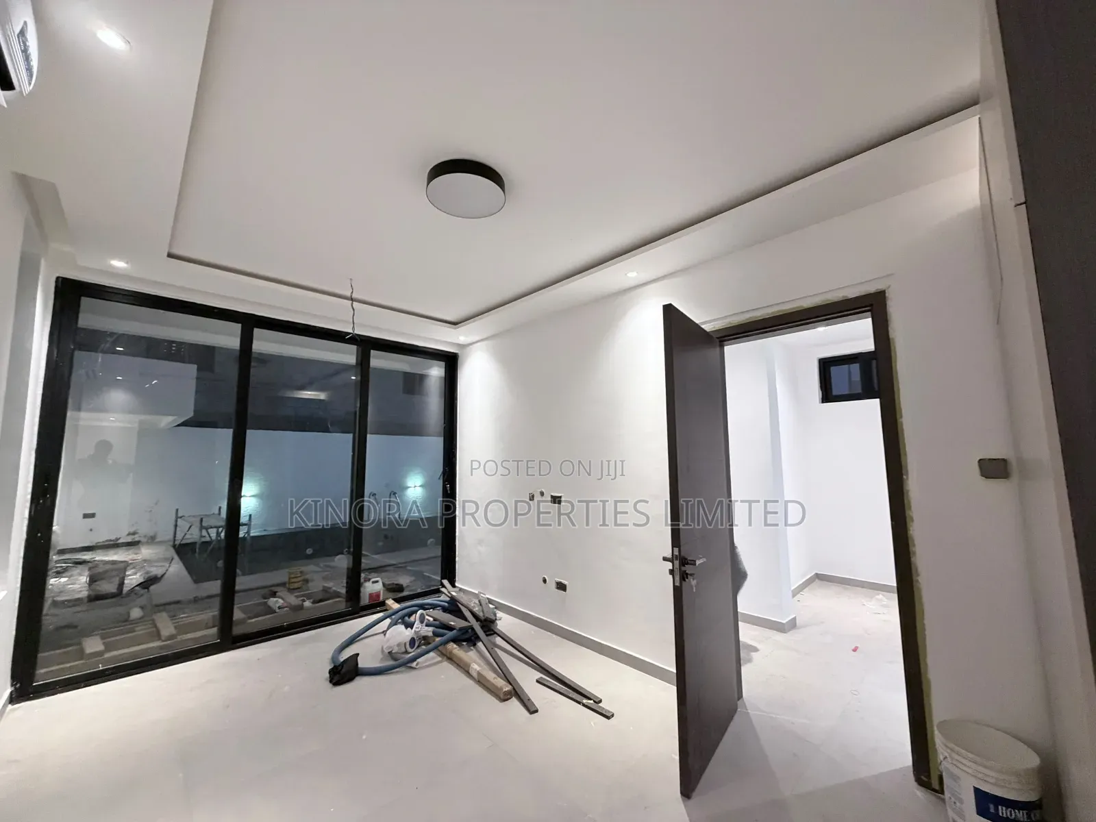 4bdrm Duplex in School Junction for sale