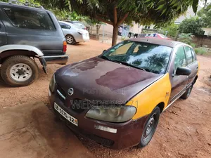 Nissan Almera 1.5i Visia 2005 Red