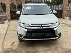 Mitsubishi Outlander SEL AWC 2017 White