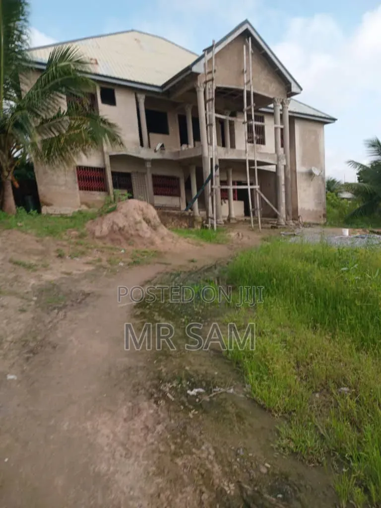9bdrm House in Sam Properties, Nyanyano for sale