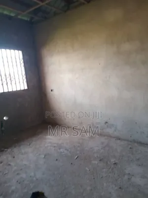 9bdrm House in Sam Properties, Nyanyano for sale