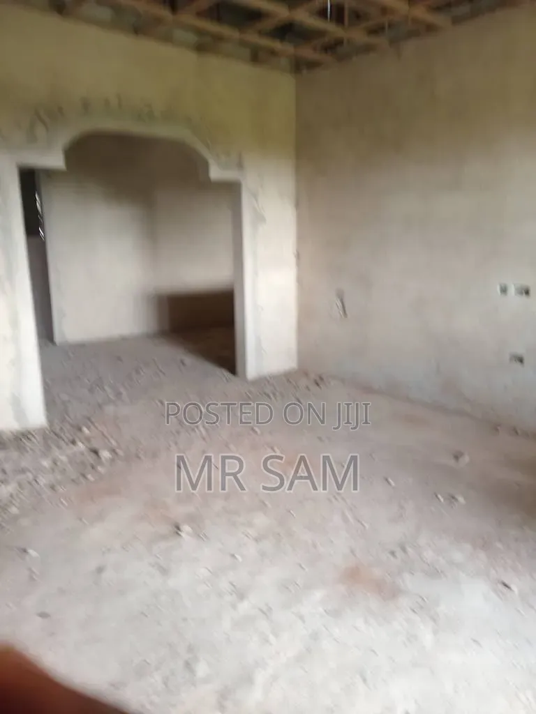 9bdrm House in Sam Properties, Nyanyano for sale